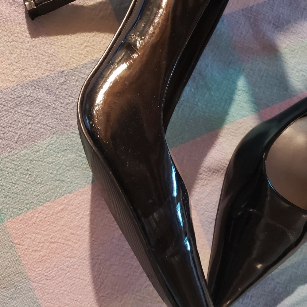 Shoes - Picture 3 of 4